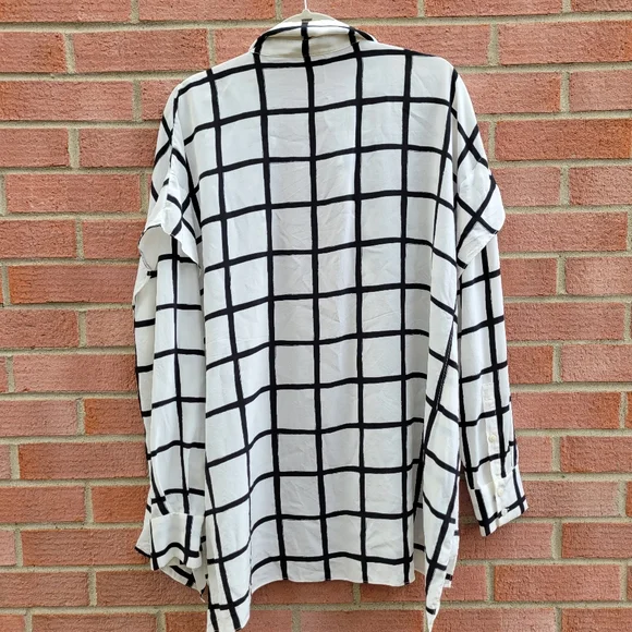 Women's Black and White Checkered Top - Picture 4 of 7